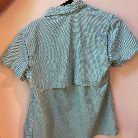 Lot of 3 Womens Orvis Fishing shirts , size XS . Worn only a few times. - Picture 4 of 6